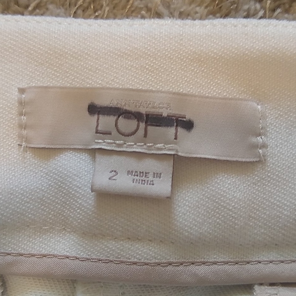 White Ann Taylor LOFT Trousers, Size 2 - Picture 3 of 3